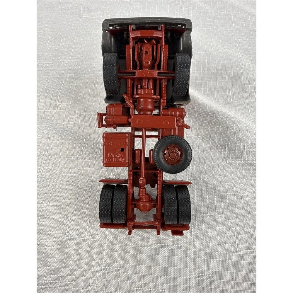 Old Cars 1:43 Ferrari Iveco Transporter